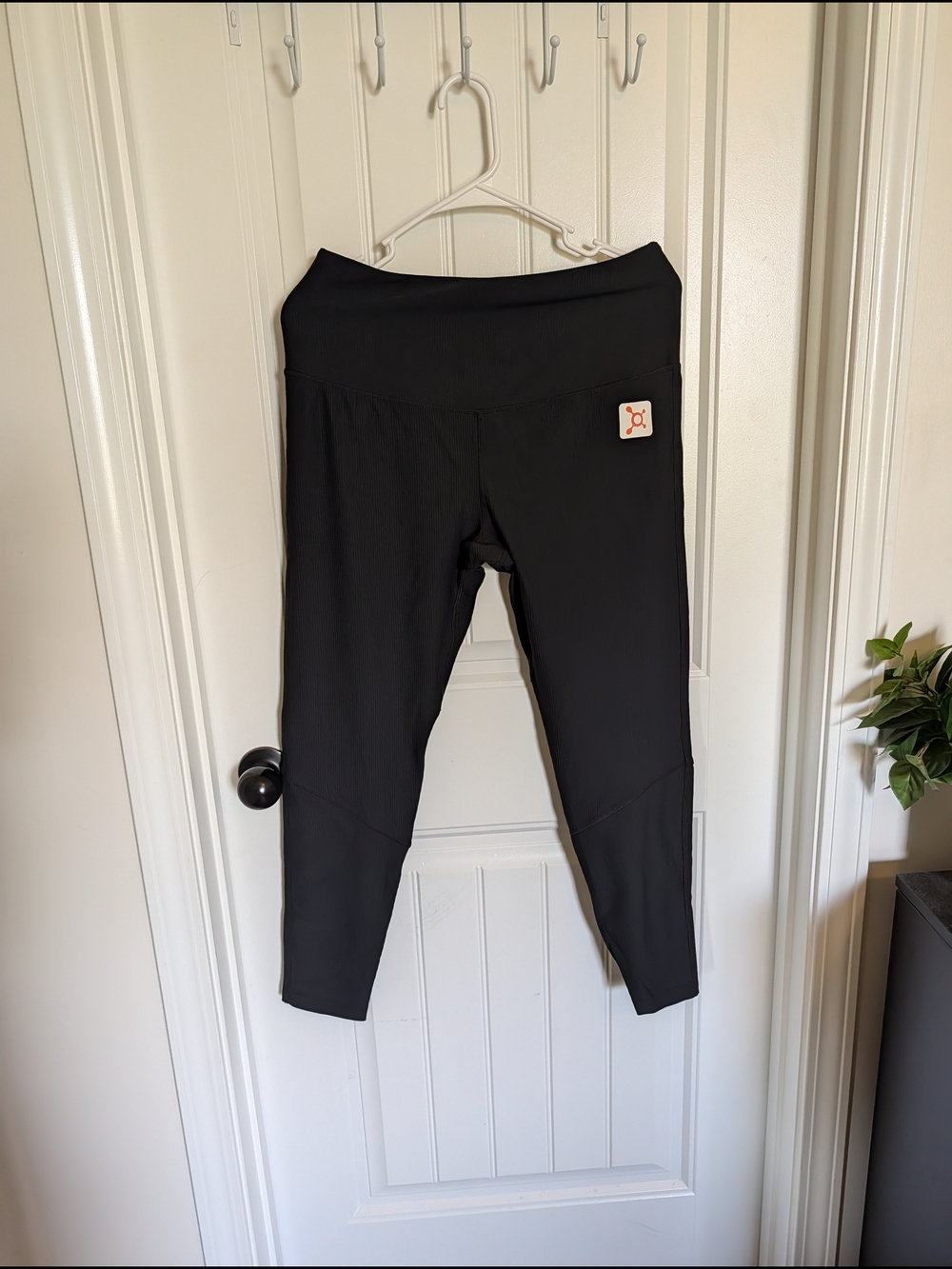 Orangetheory Black Ribbed Athletic Leggings with Mint Nail Accent